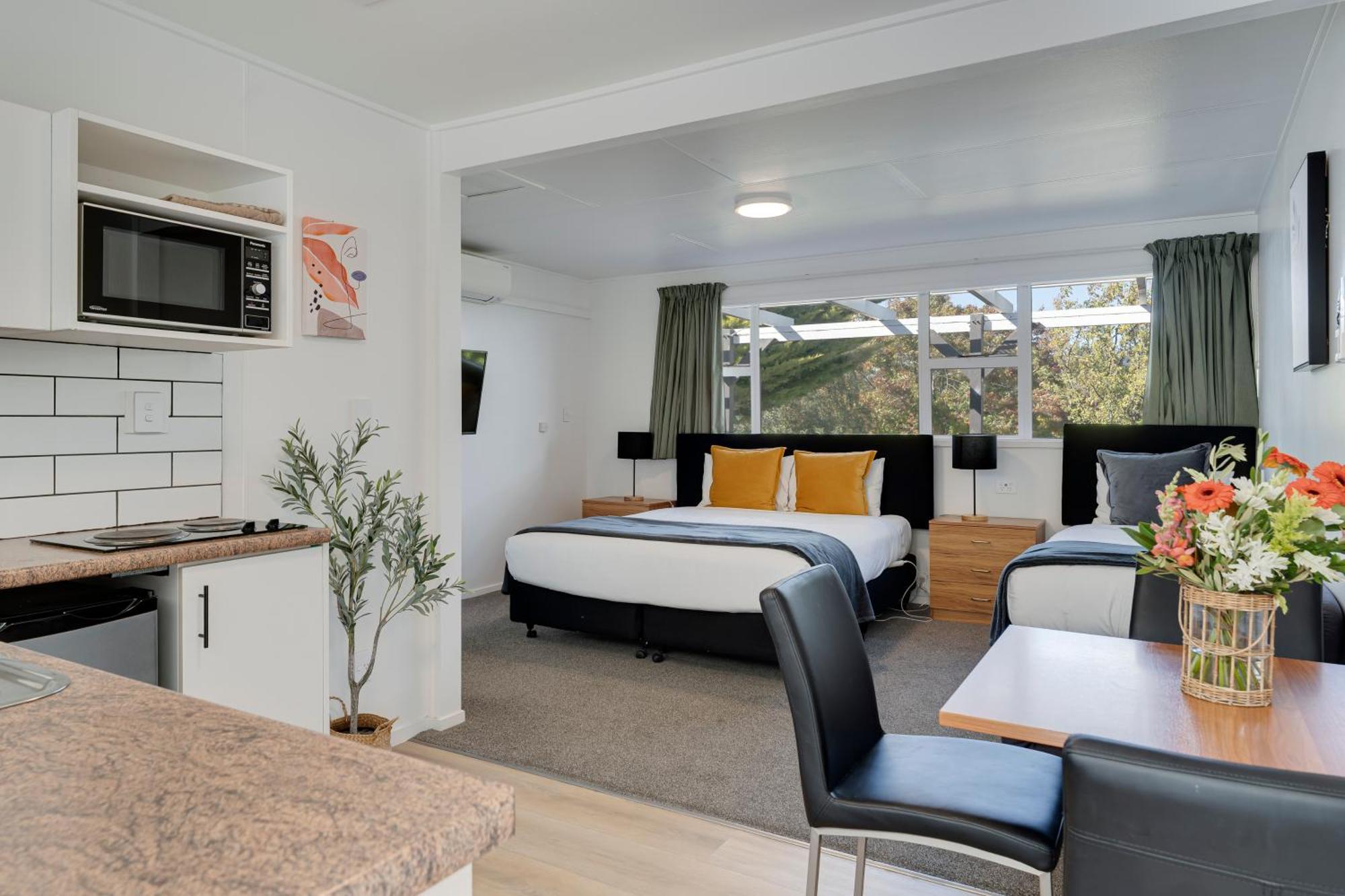 Archway Motels & Chalets Уанака Стая снимка