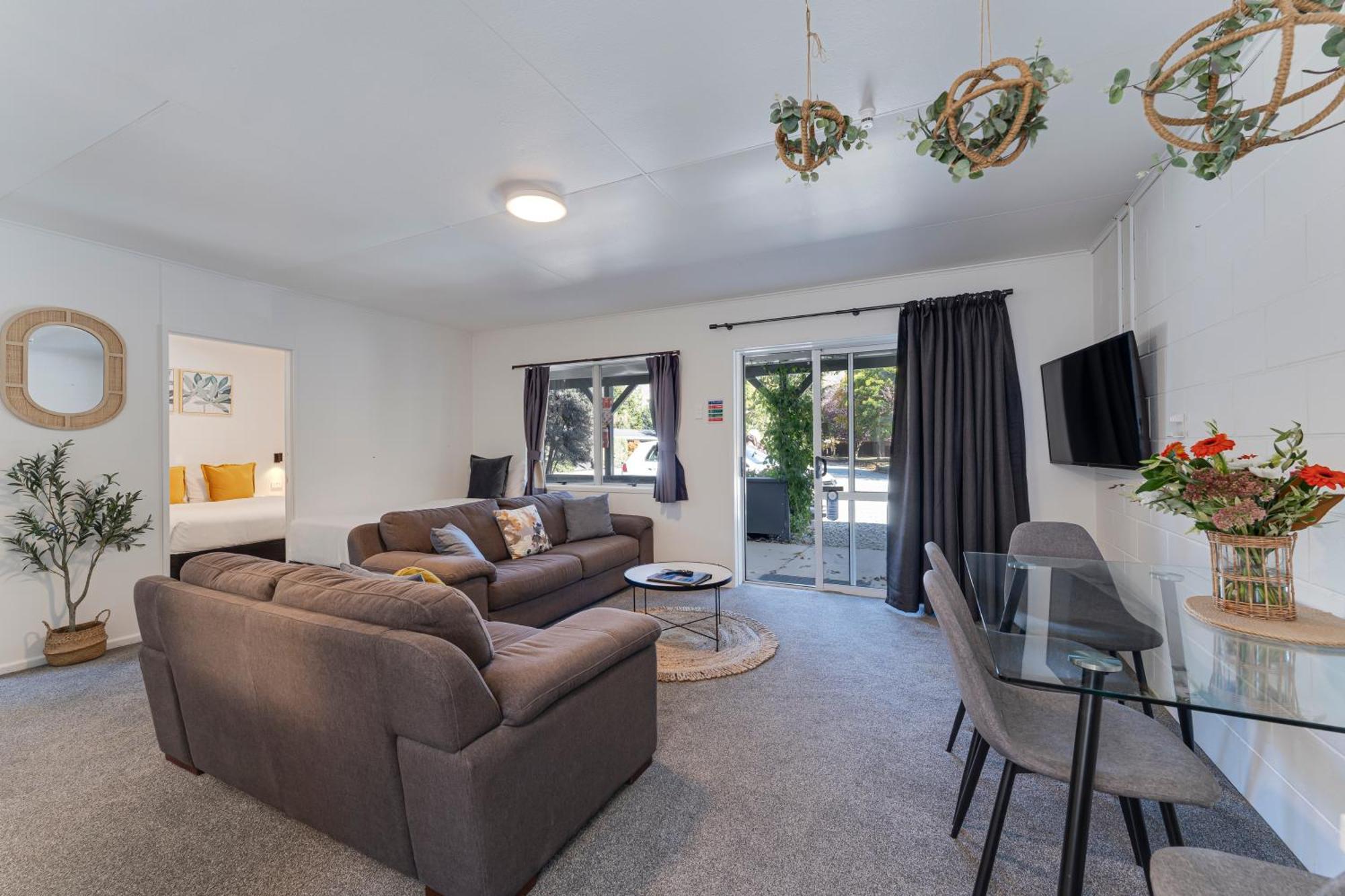 Archway Motels & Chalets Уанака Стая снимка