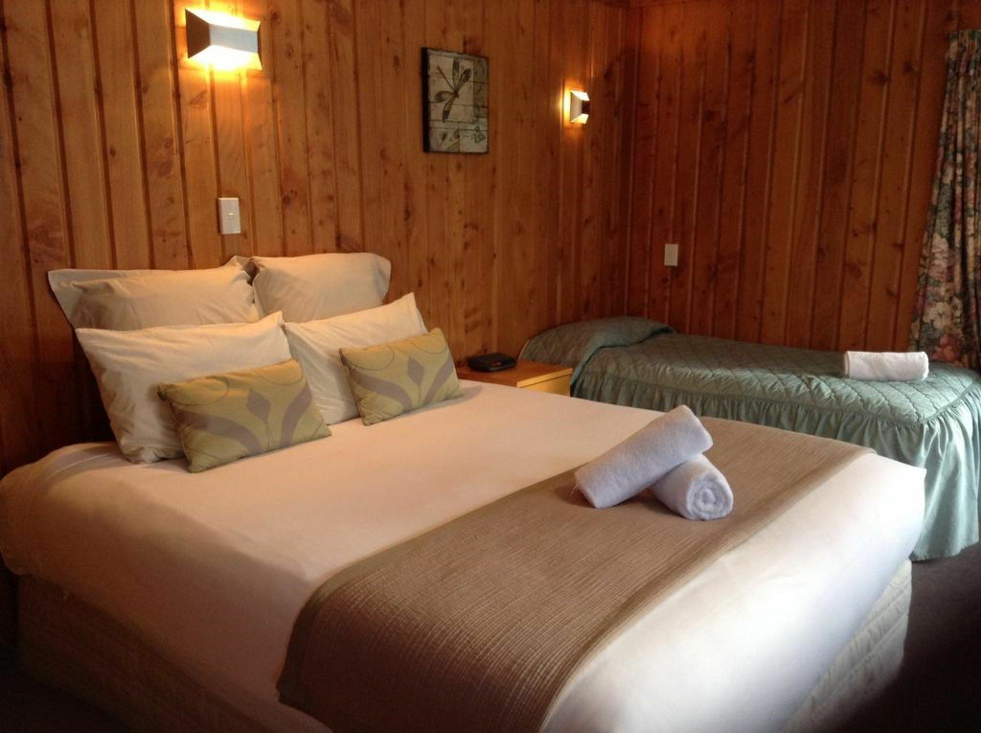 Archway Motels & Chalets Уанака Екстериор снимка
