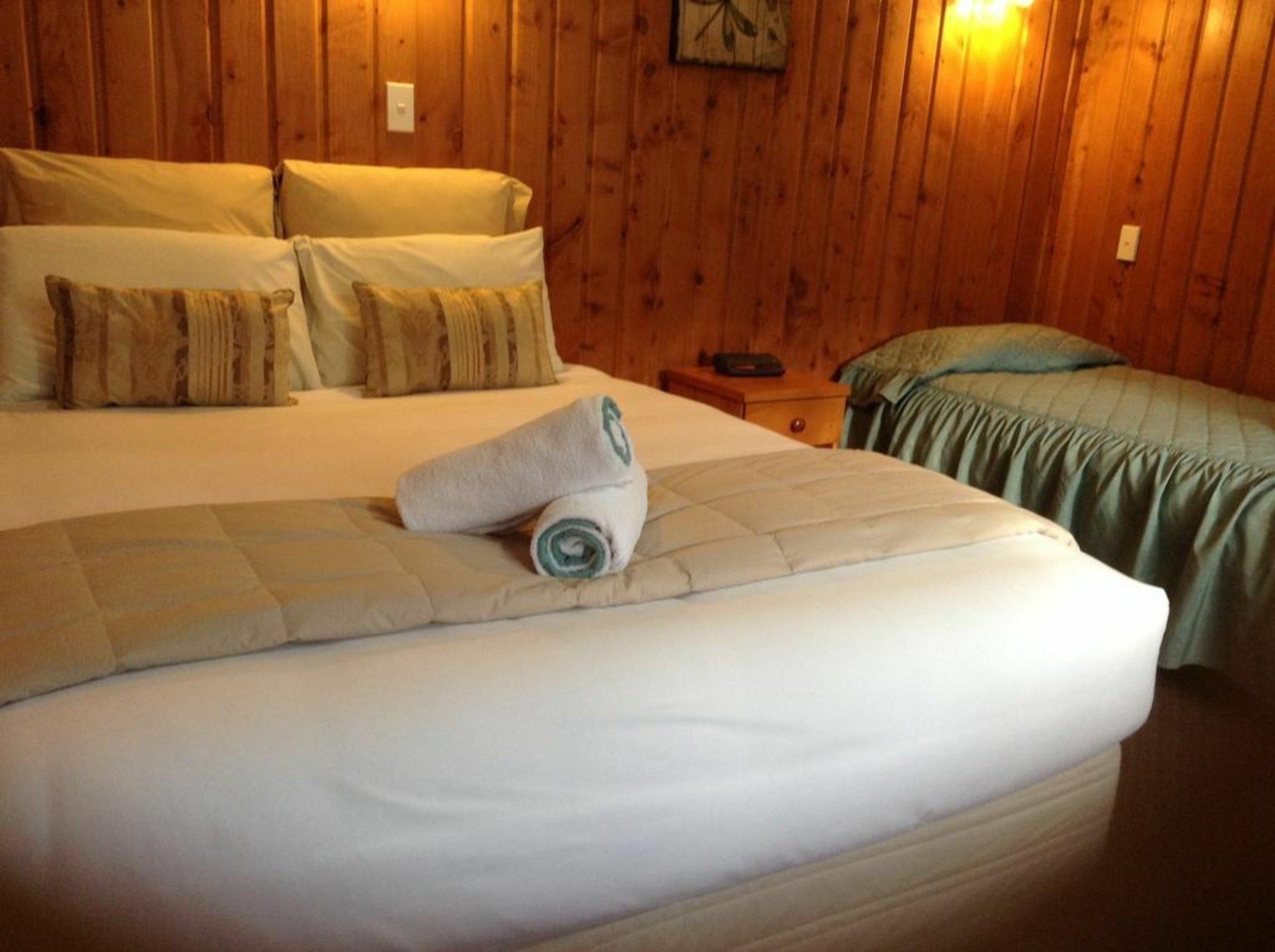 Archway Motels & Chalets Уанака Екстериор снимка