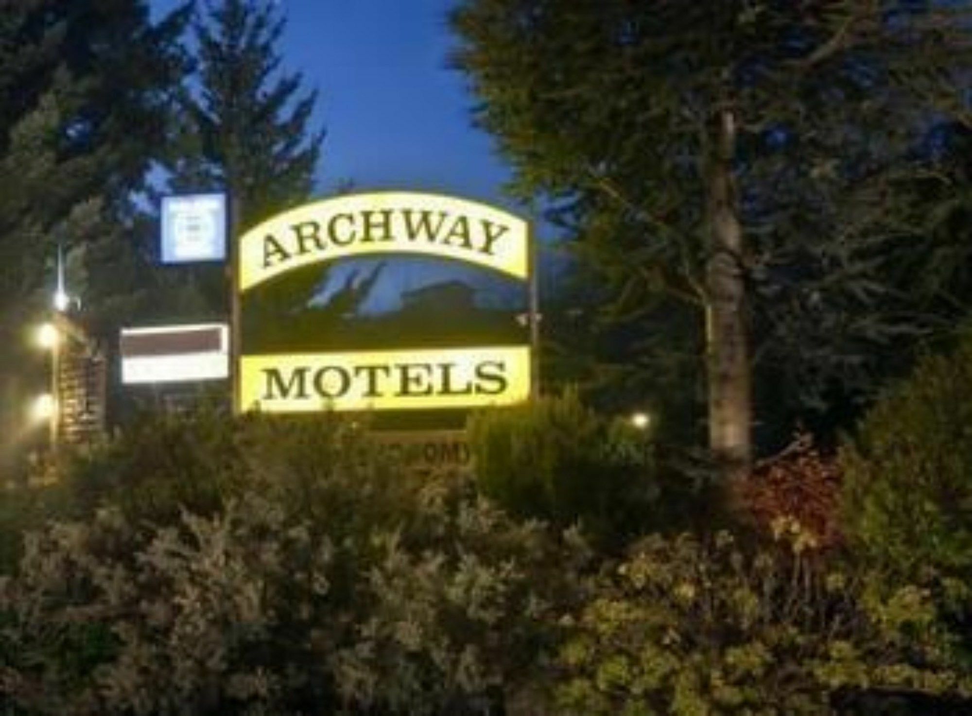Archway Motels & Chalets Уанака Екстериор снимка